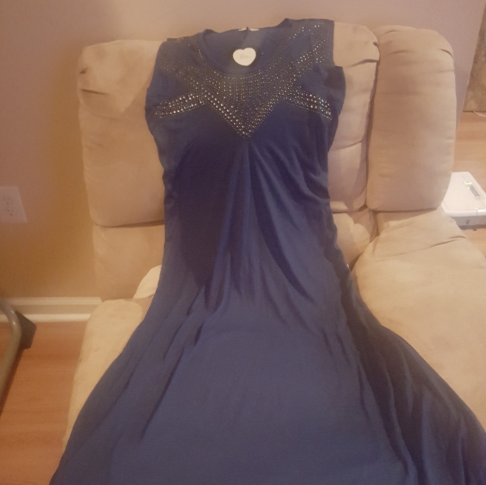 Dress - Picture 2 of 2